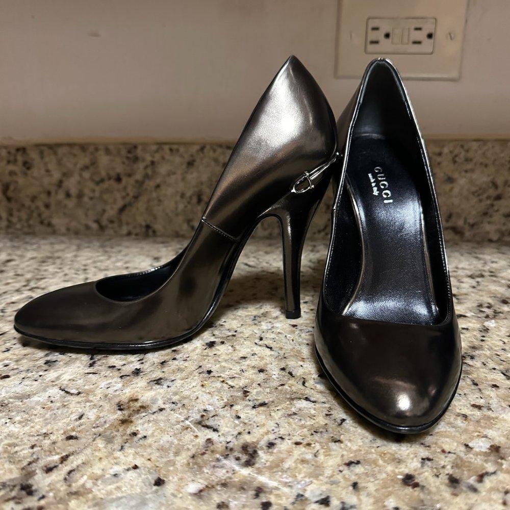 Vintage Gucci Metallic Bronze Leather Pumps - Lightly Used